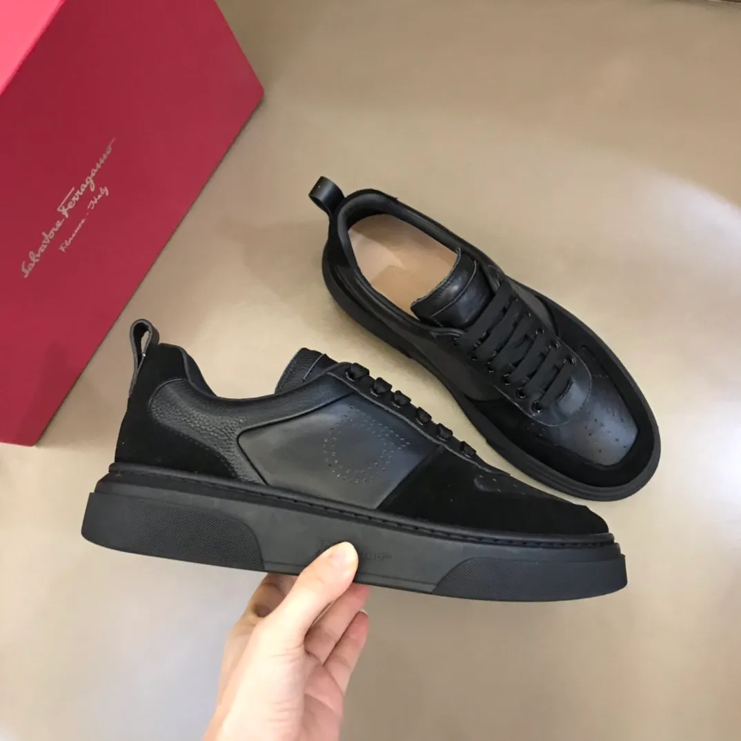 p420 "Salvatore Ferraga**" men's low-cut fashion sneakers. This casual shoe has a novel structure and is made of soft calfskin. The contrasting color elements on the upper highlight the bold and avant-garde atmosphere. The first-layer cowhide lining is high-end and comfortable. Energetic and fresh, these shoes can be worn with casual looks or add a touch of street style to elegant trousers.  Size: 38-44